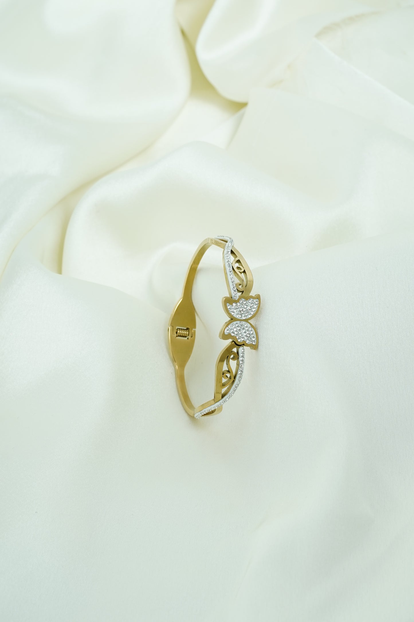 Elite butterfly gold