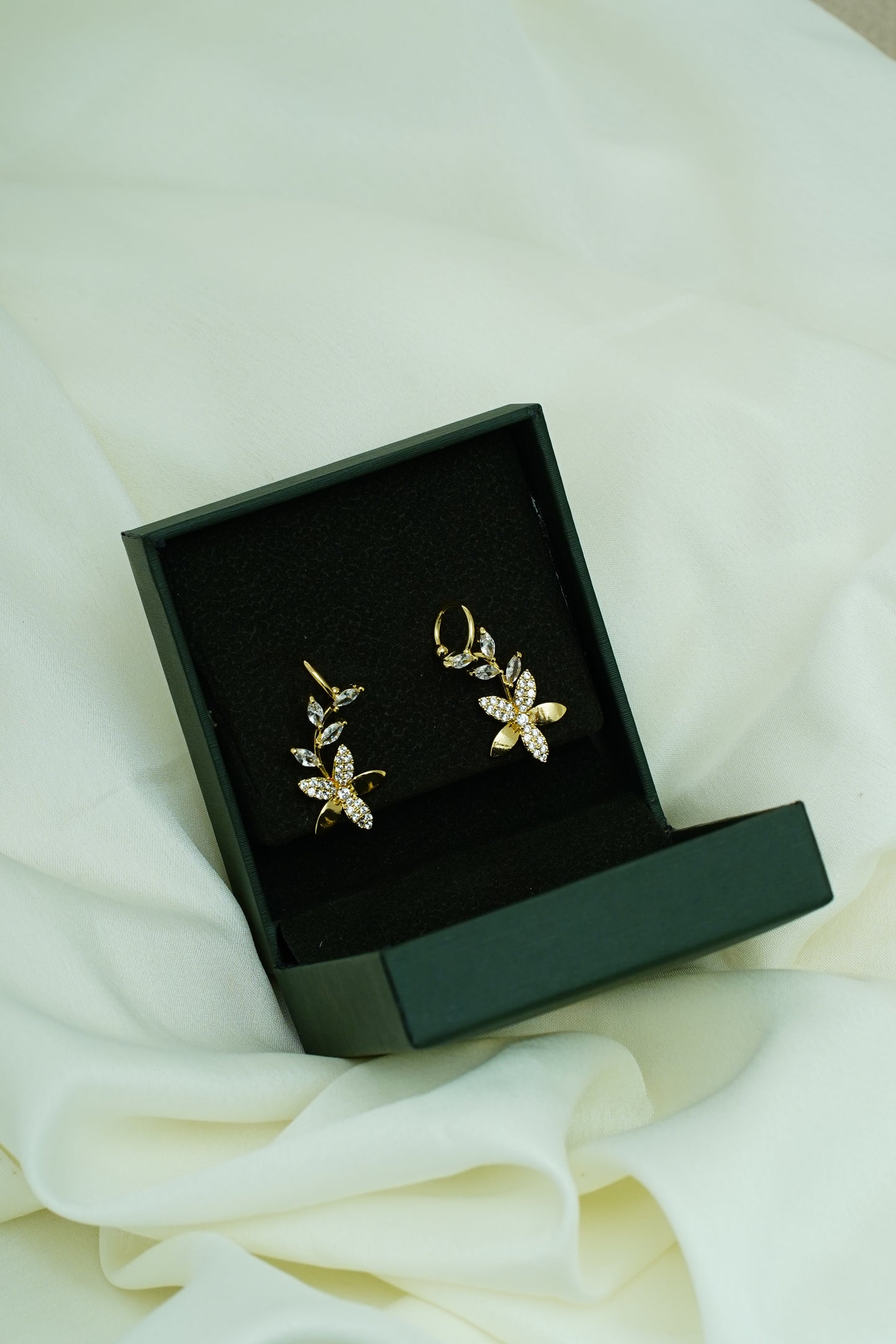Flower Arc earcuff
