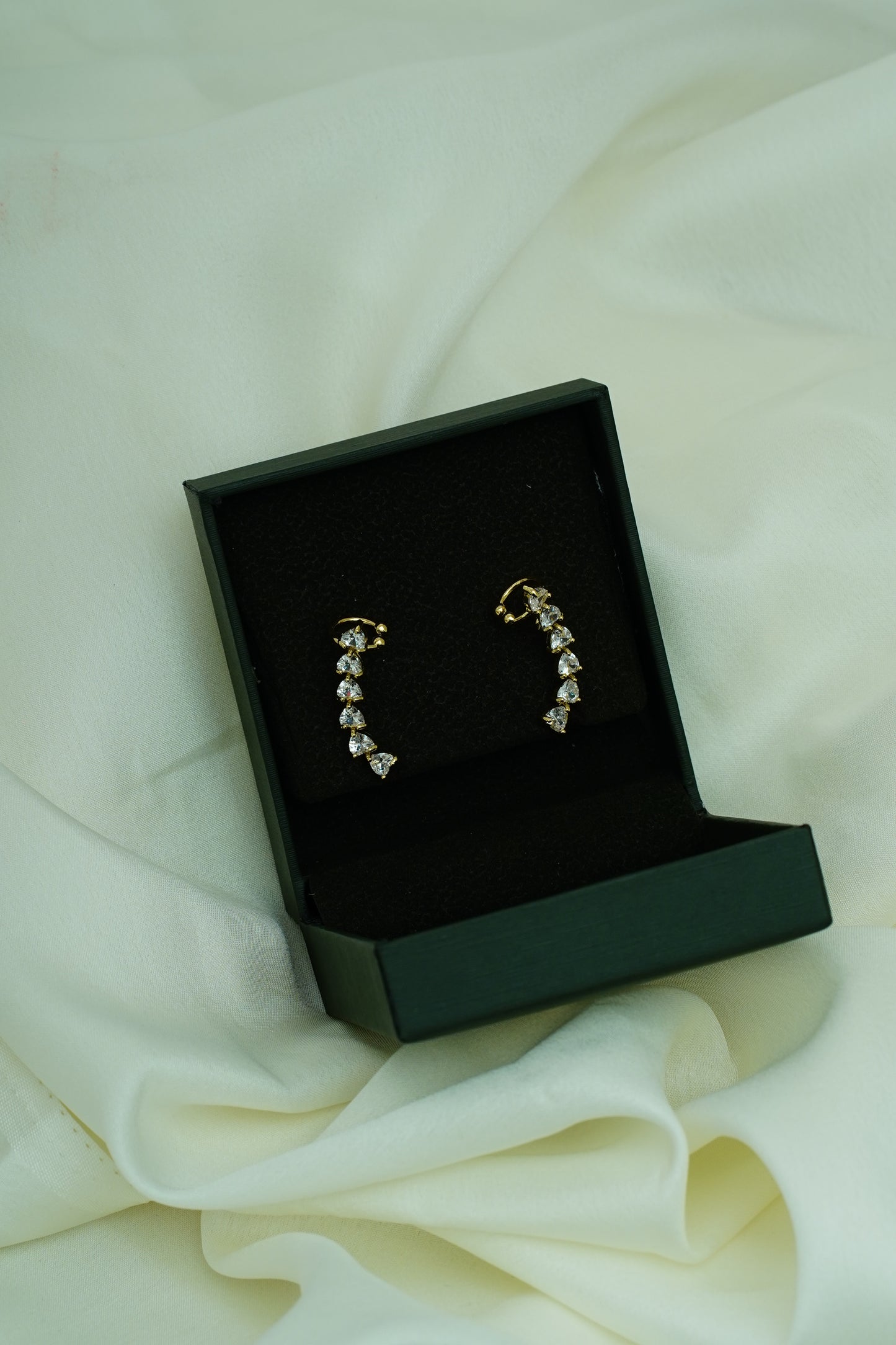 Drop Arc earcuff