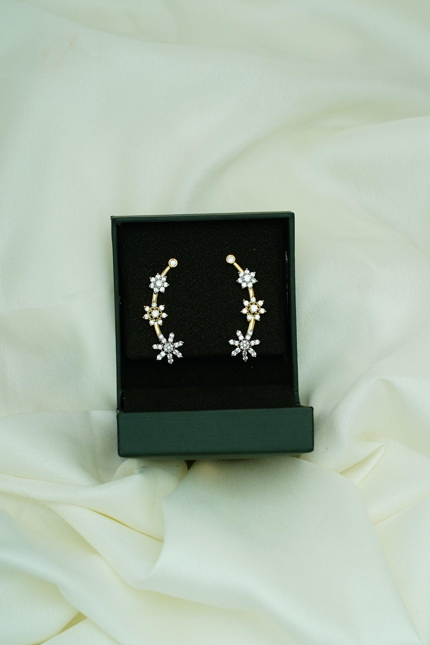 Soft shine earcuff