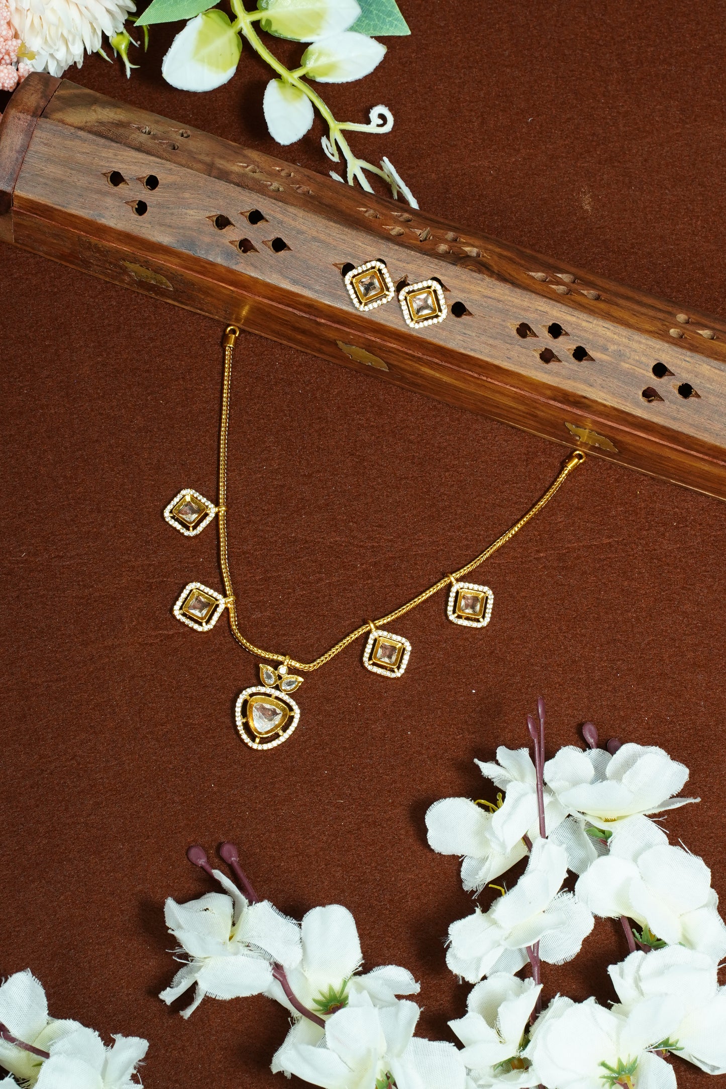 Drop white hanging diamond