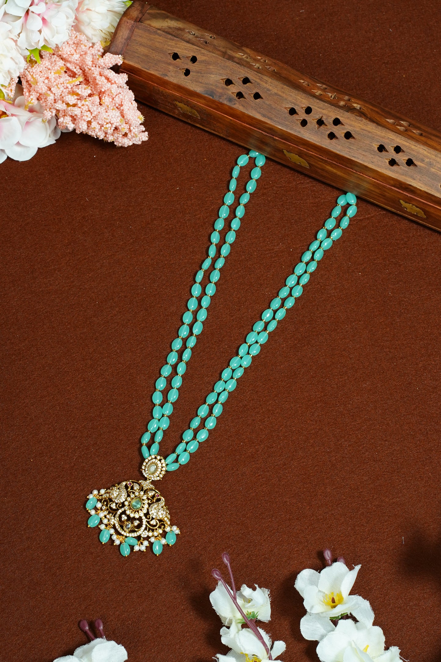 Two layer peacock beads chain