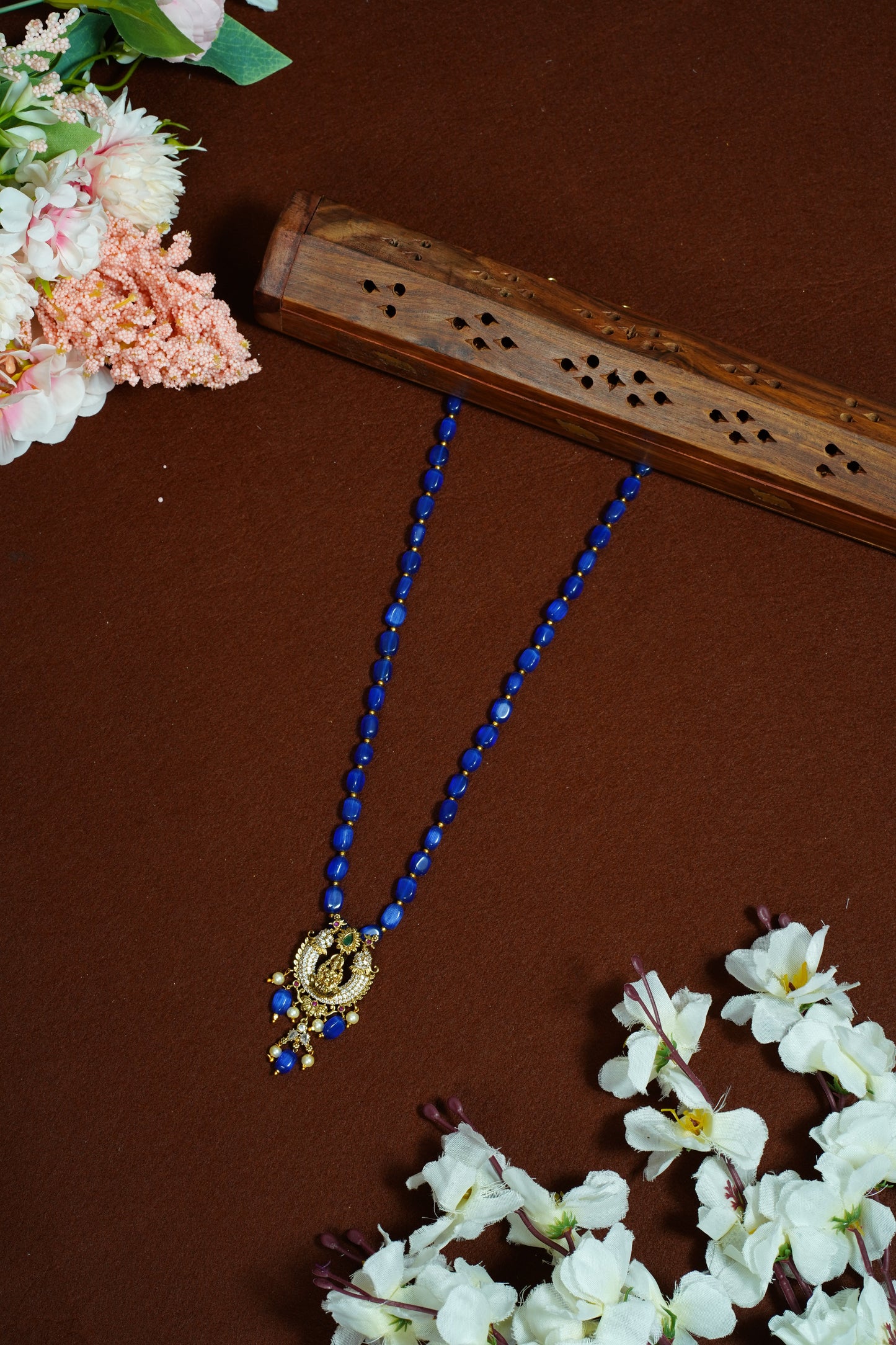 Royal blue beads chain