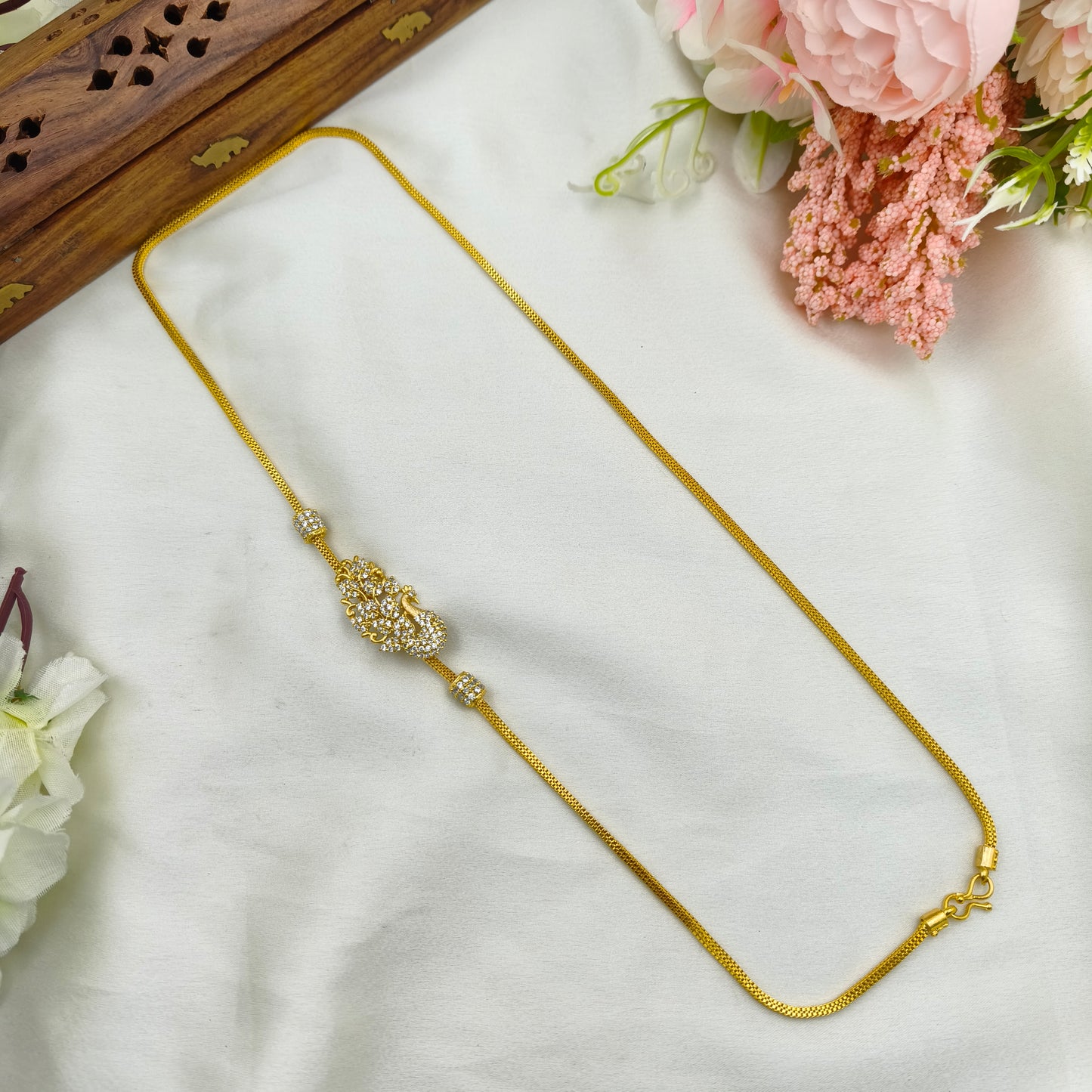 Diamond peacock mop chain