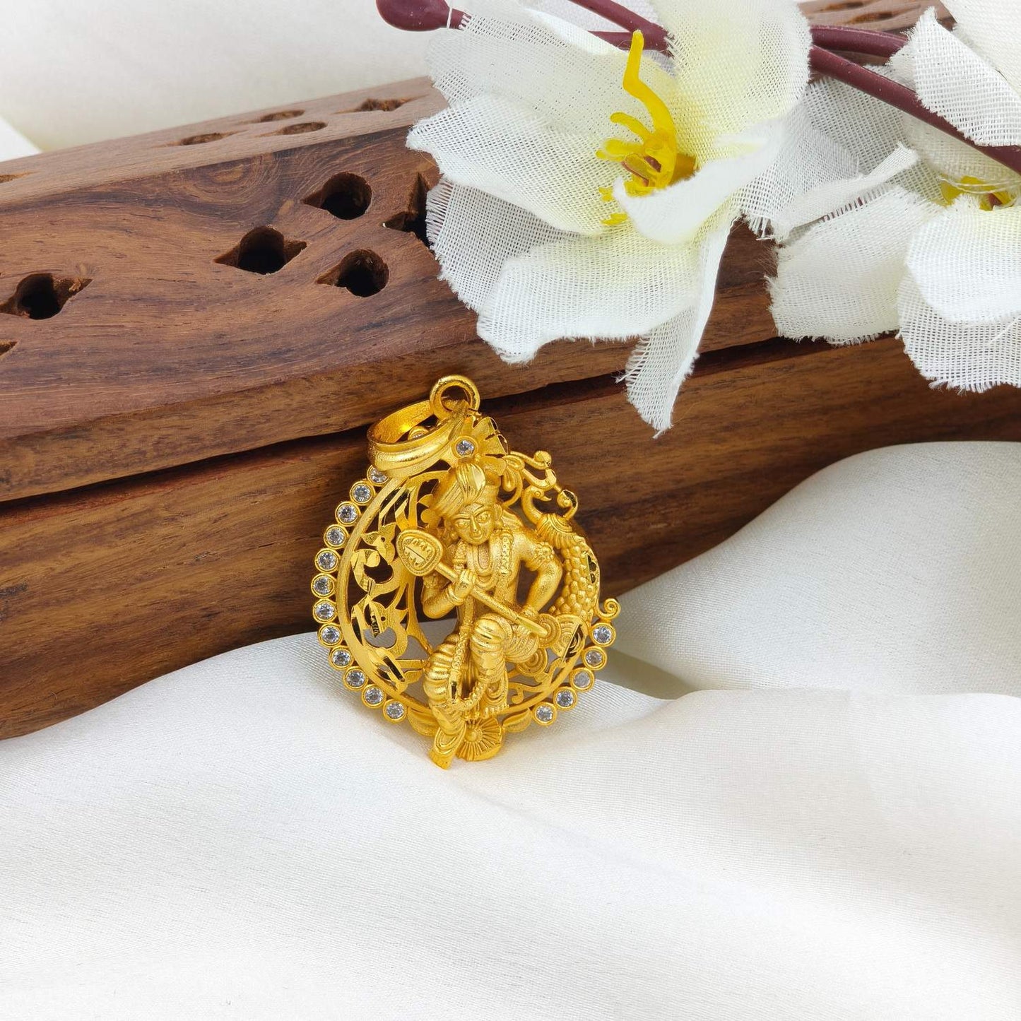 Murugan white stone pendant