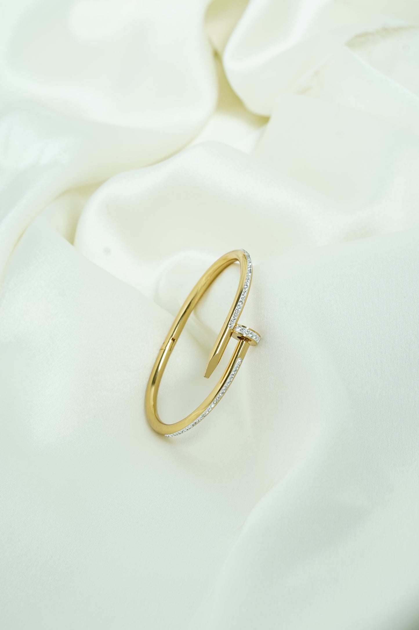 Nail Stone Gold