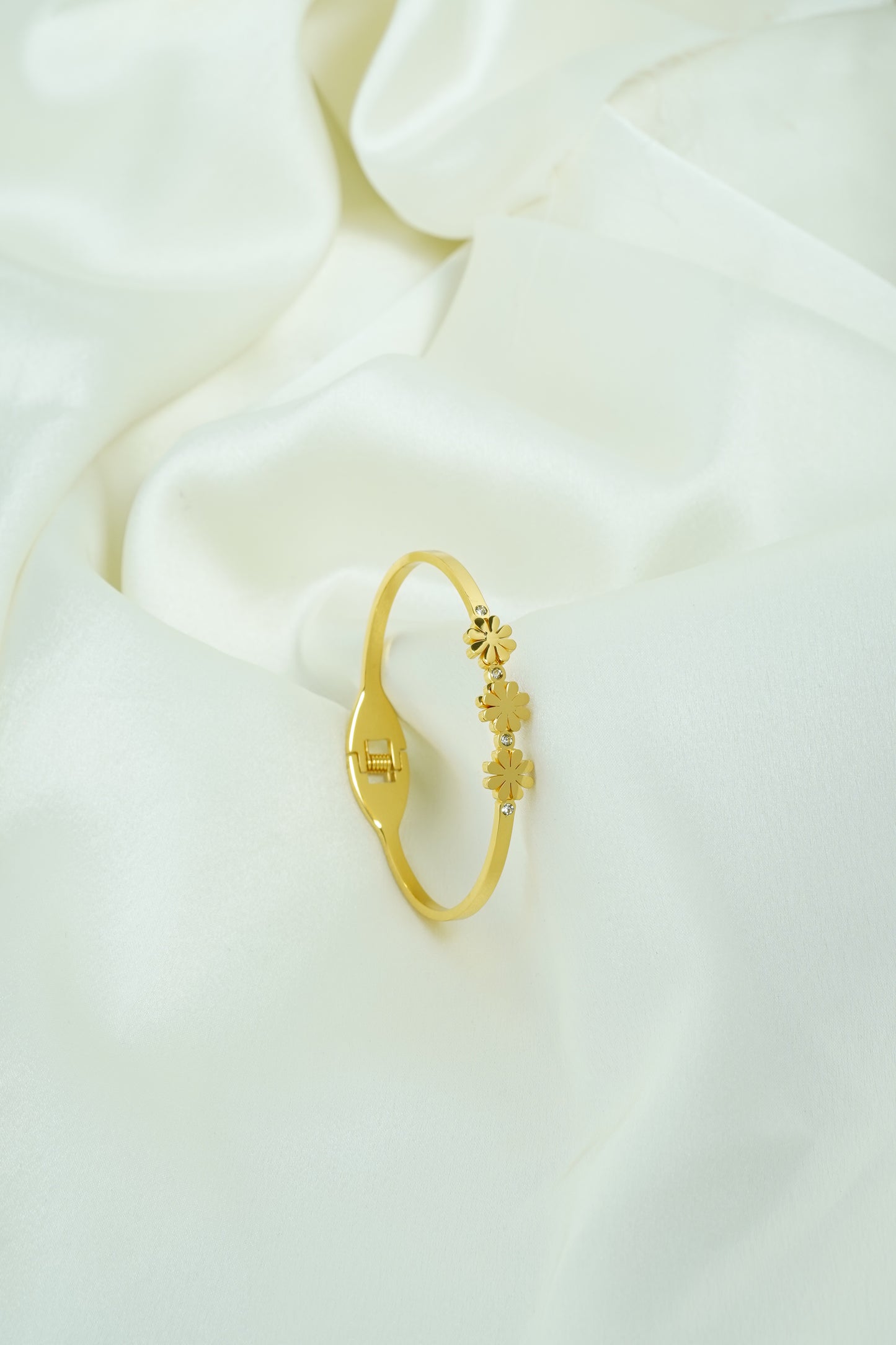 Spark flower gold
