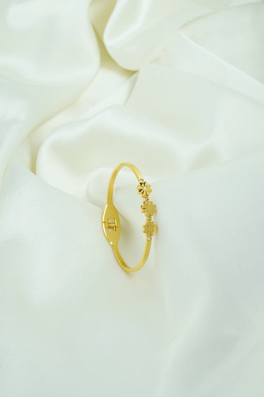 Spark flower gold