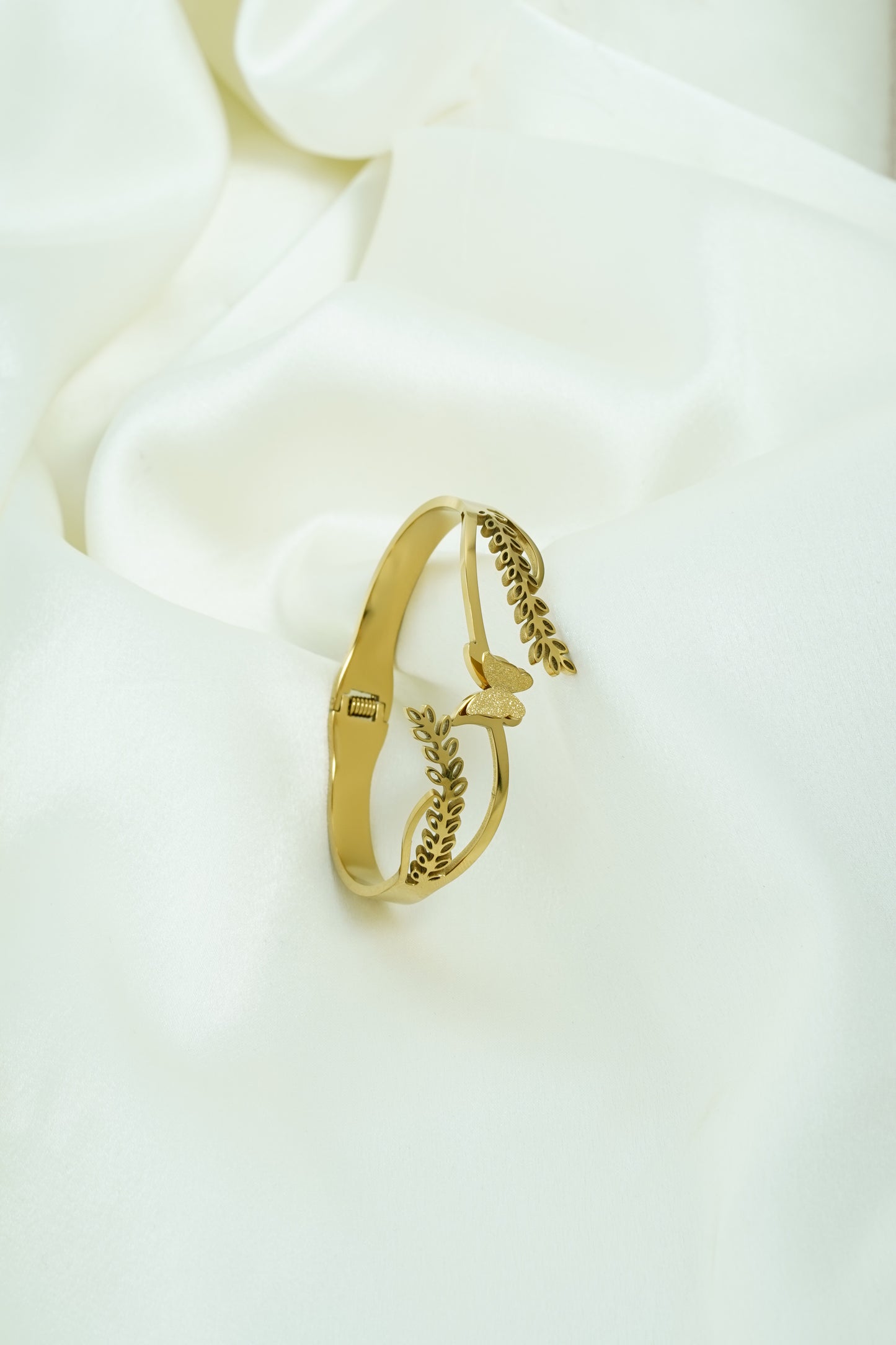 Two leaf butterfly gold