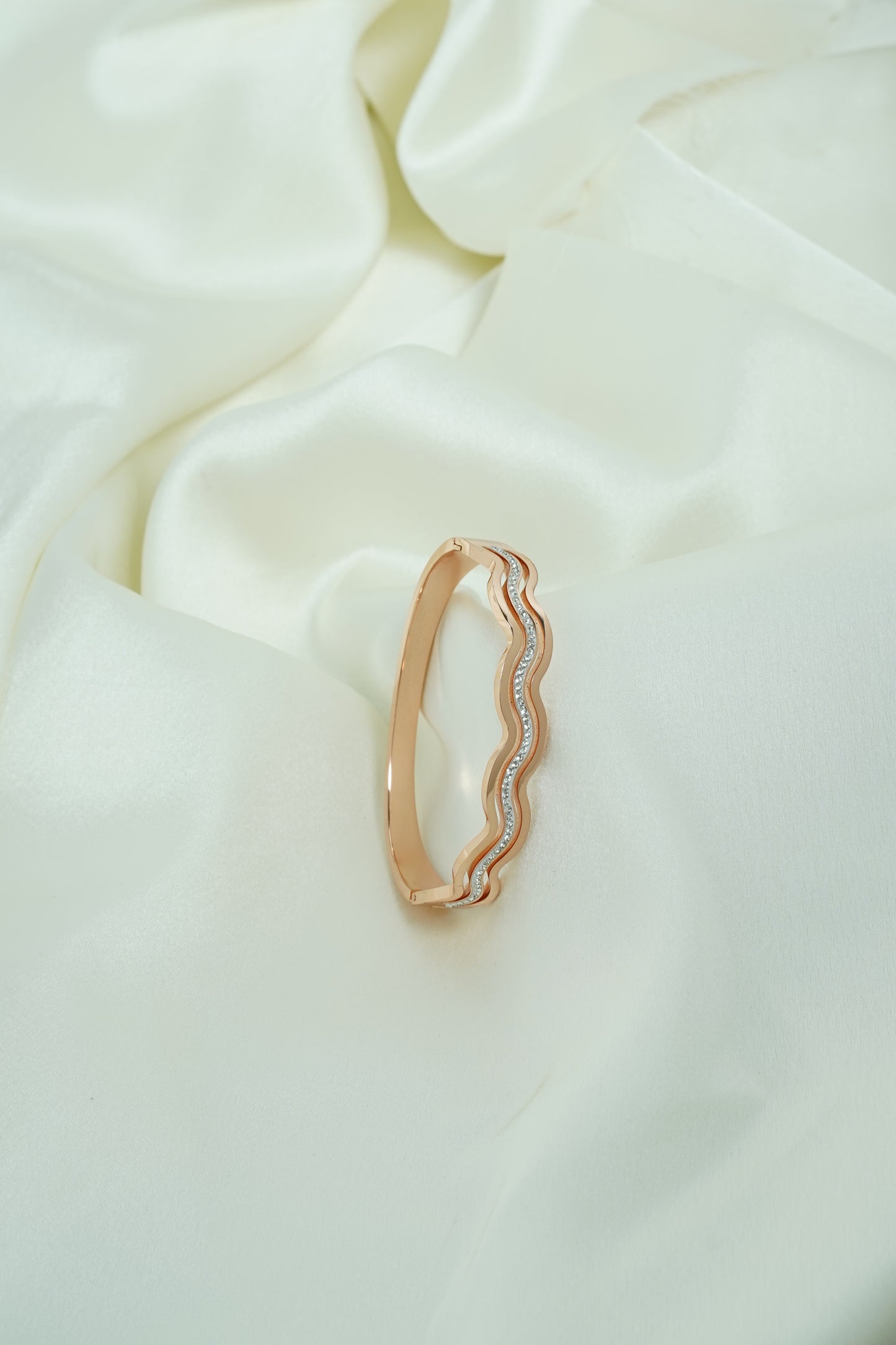 Wave rose gold