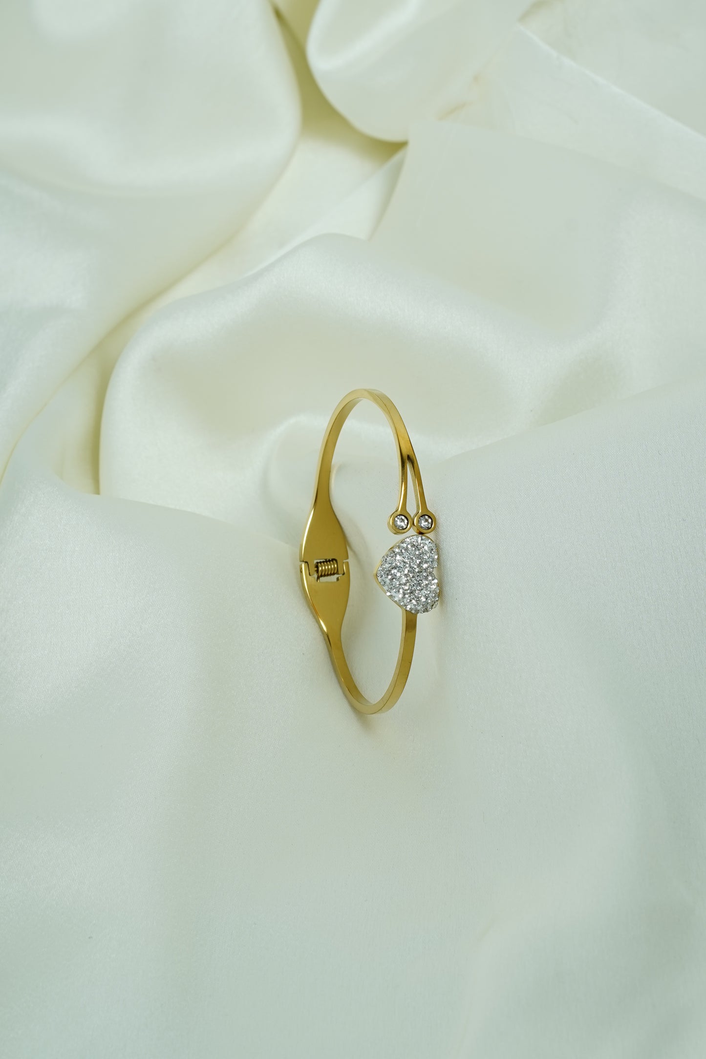 Heart stone gold