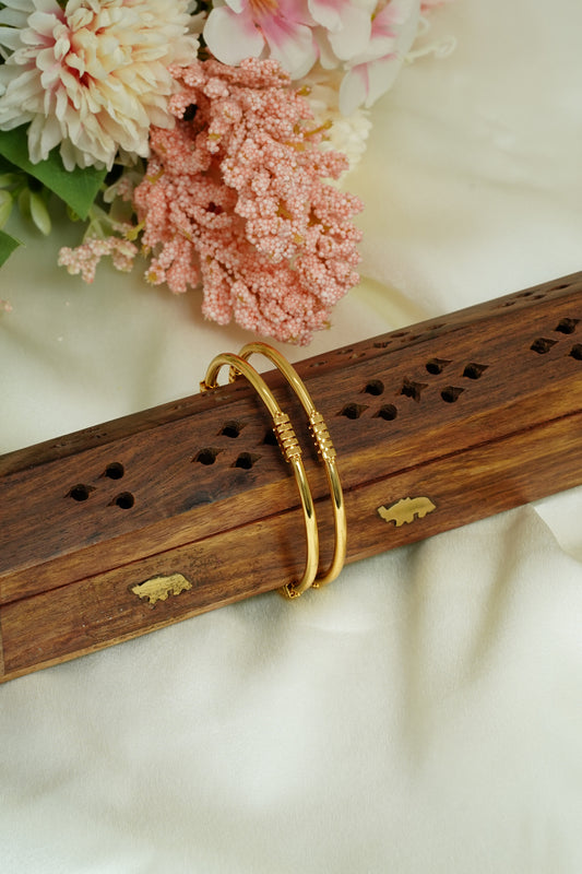 Bold cut bangle