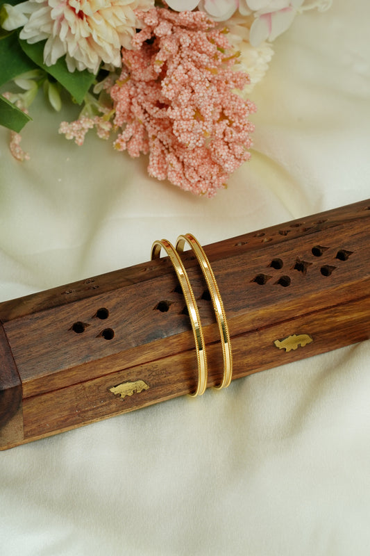Plain spring bangle