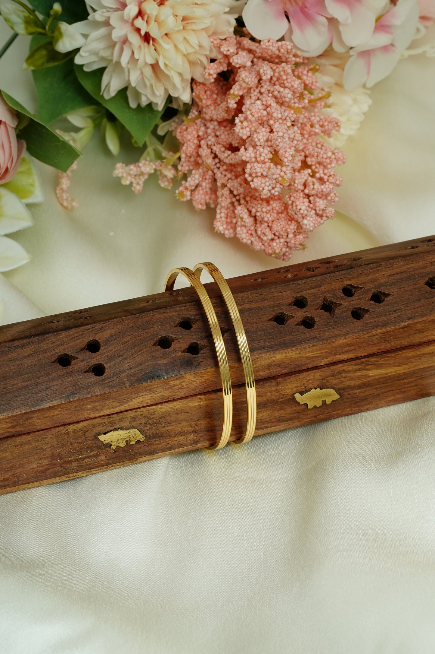 Plain line bangle