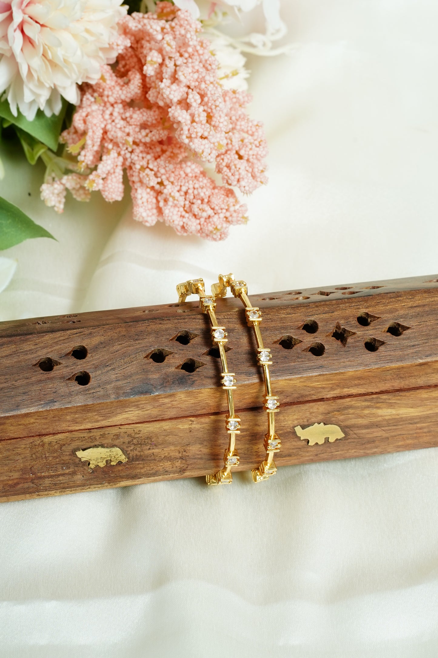 Inter stone bangle