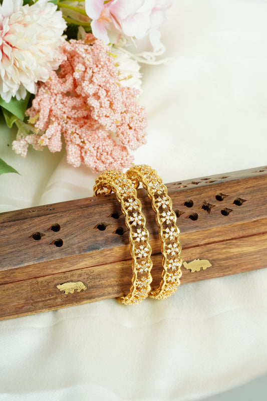 Six stone curve bangle