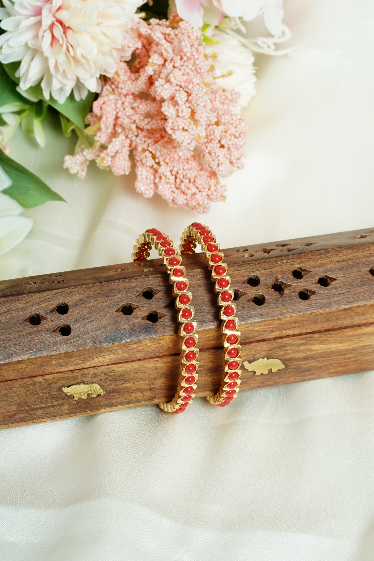 Leaf coral bangle