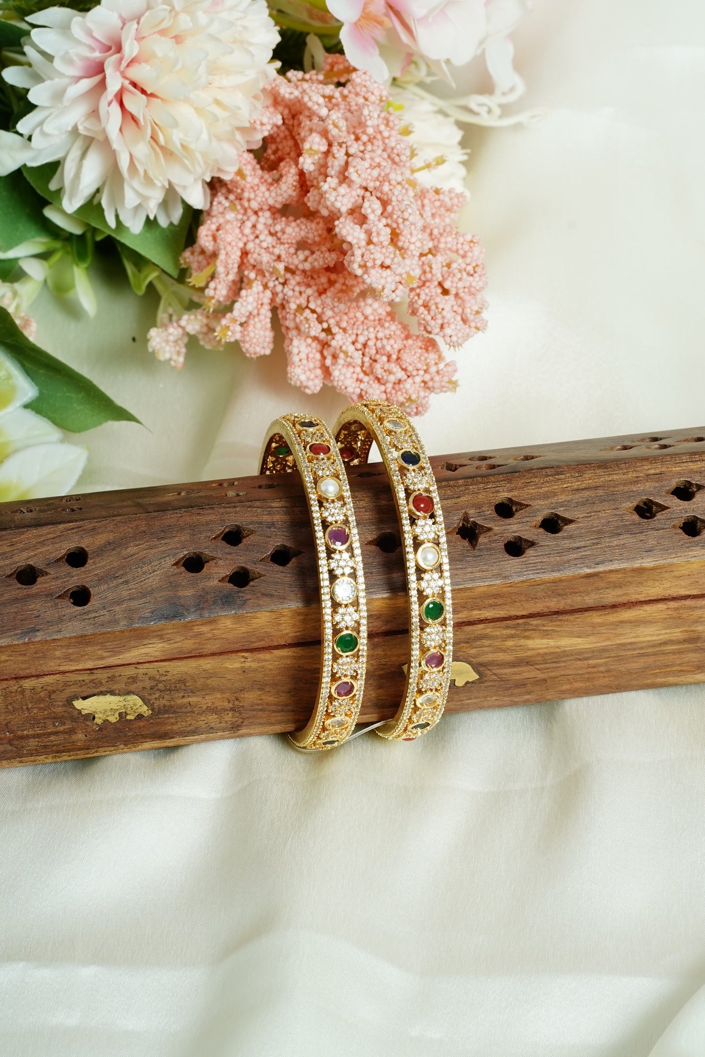 Diamond navaratna bangle