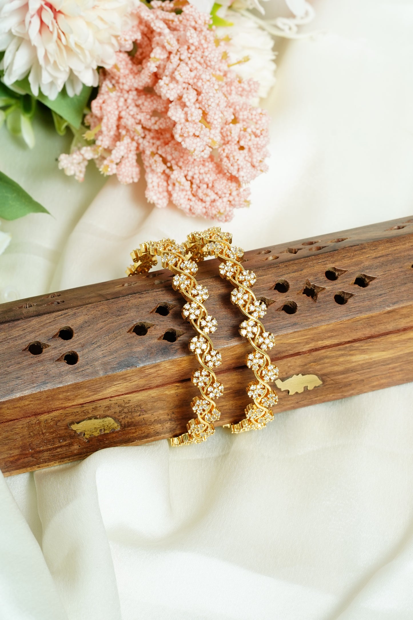 Diamond full flower bangle