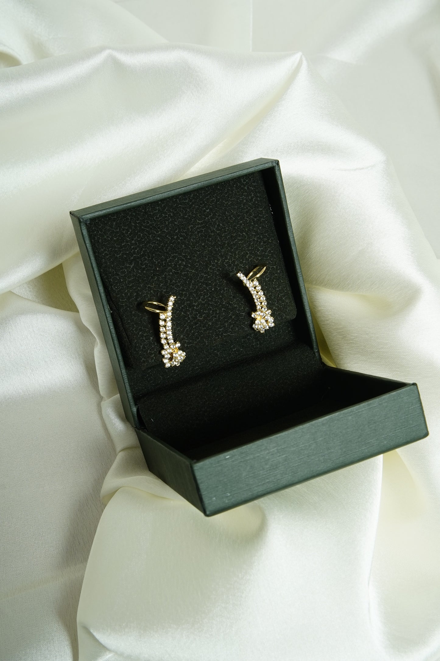 Flower Arc earcuff