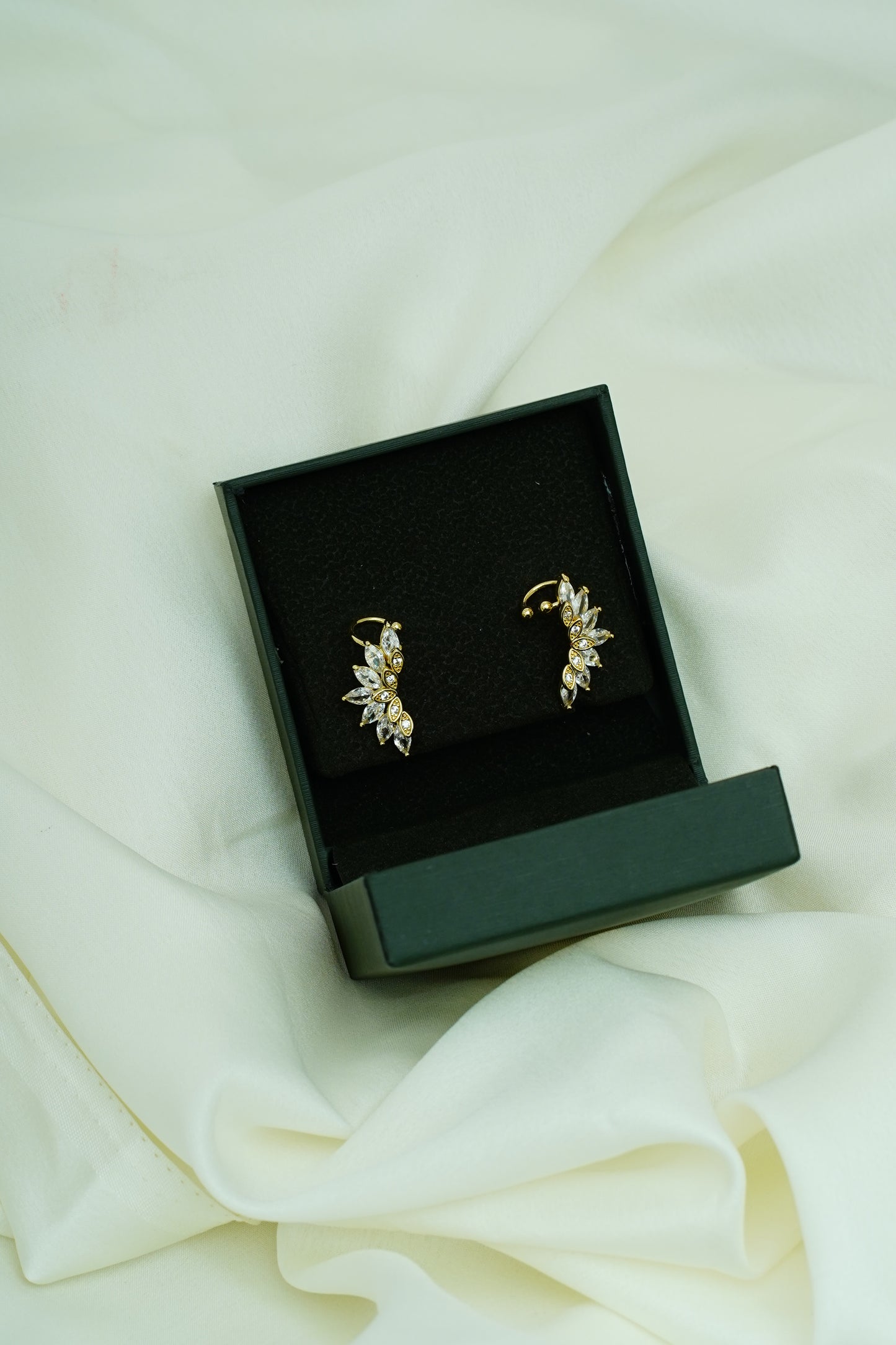 Shimmer leaf earcuff