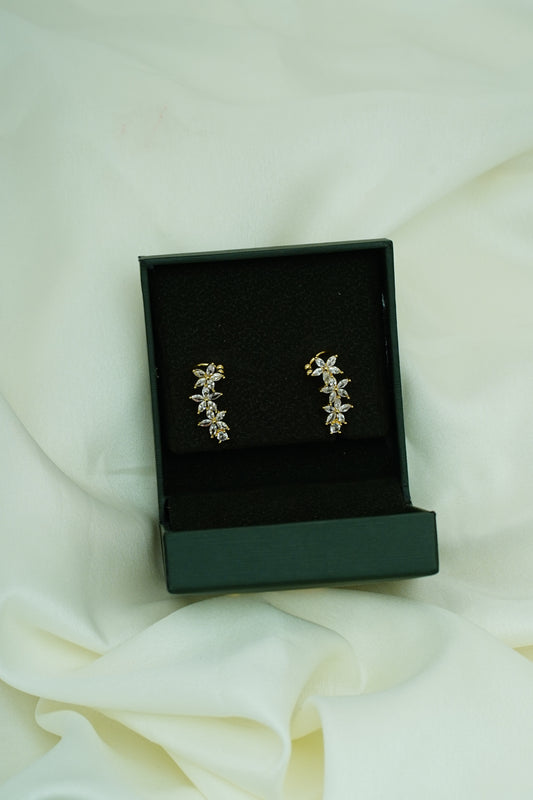 Dainty flower Arc earcuff