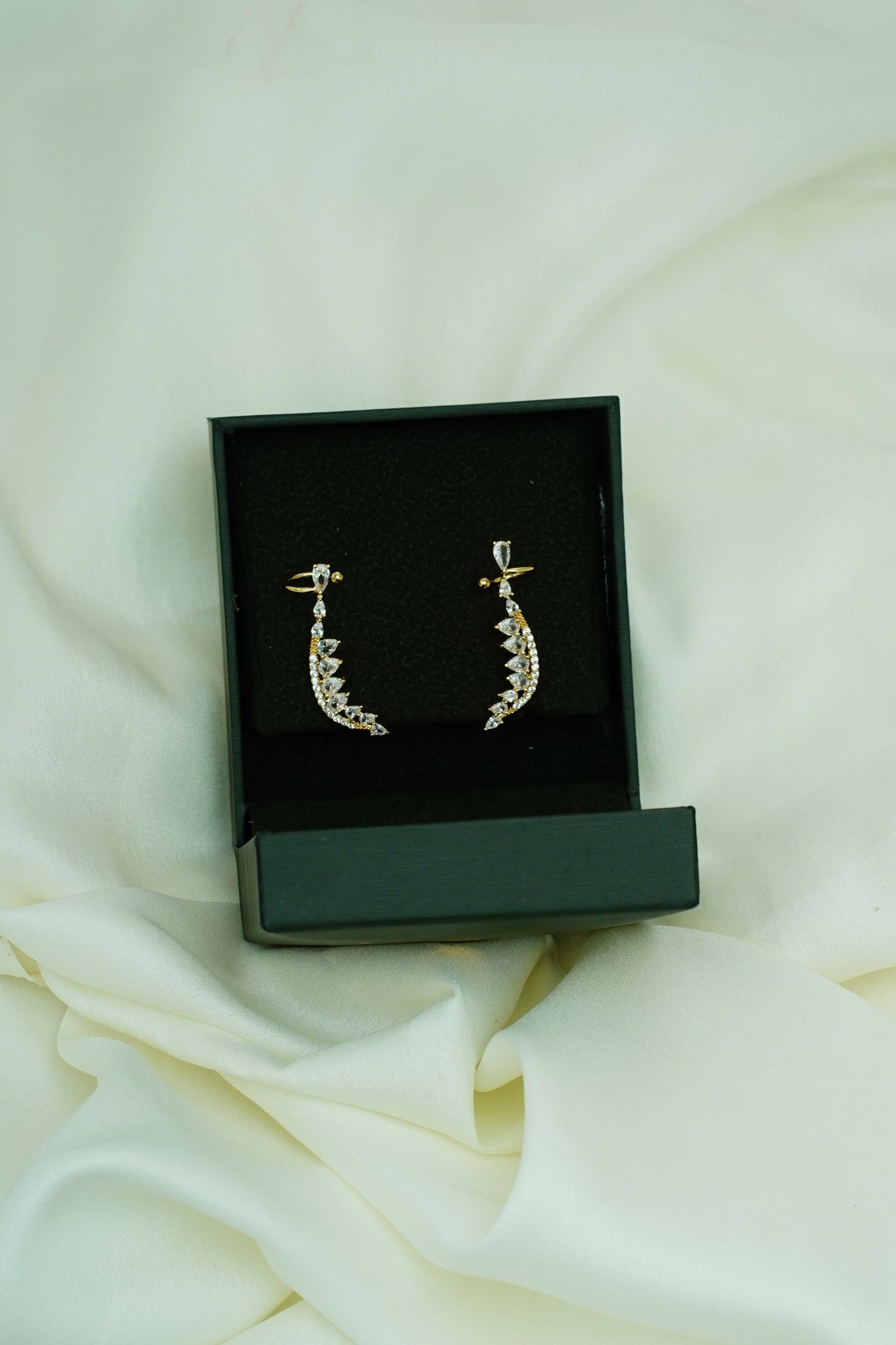 Pretty drops earcuff