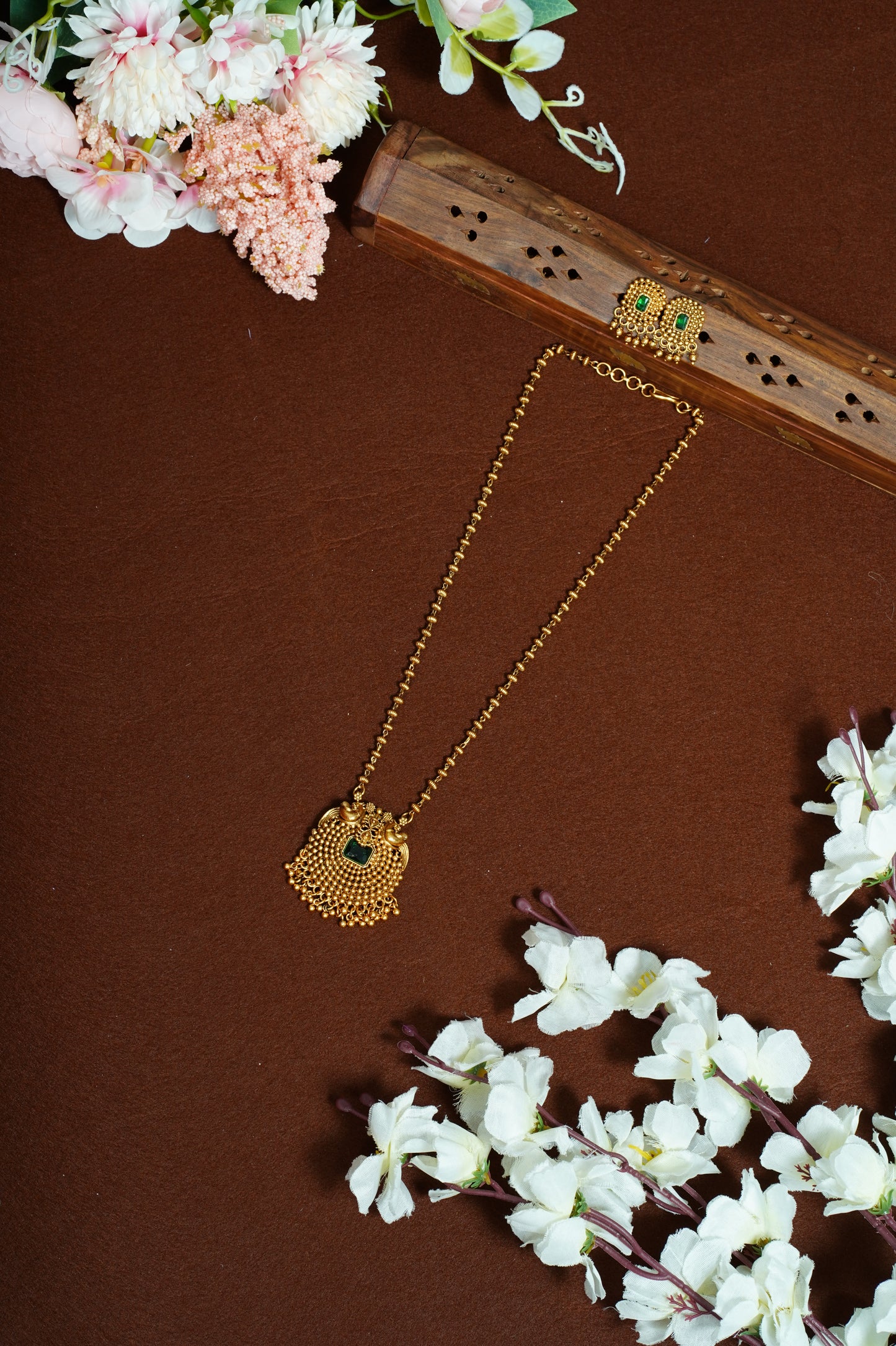 Peacock Ball chain green