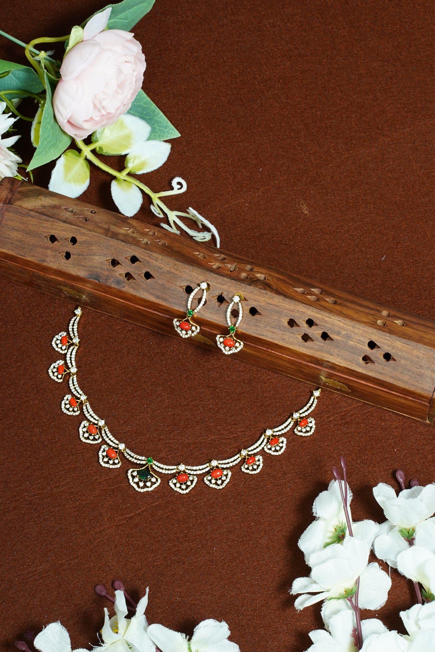 Green with coral diamond