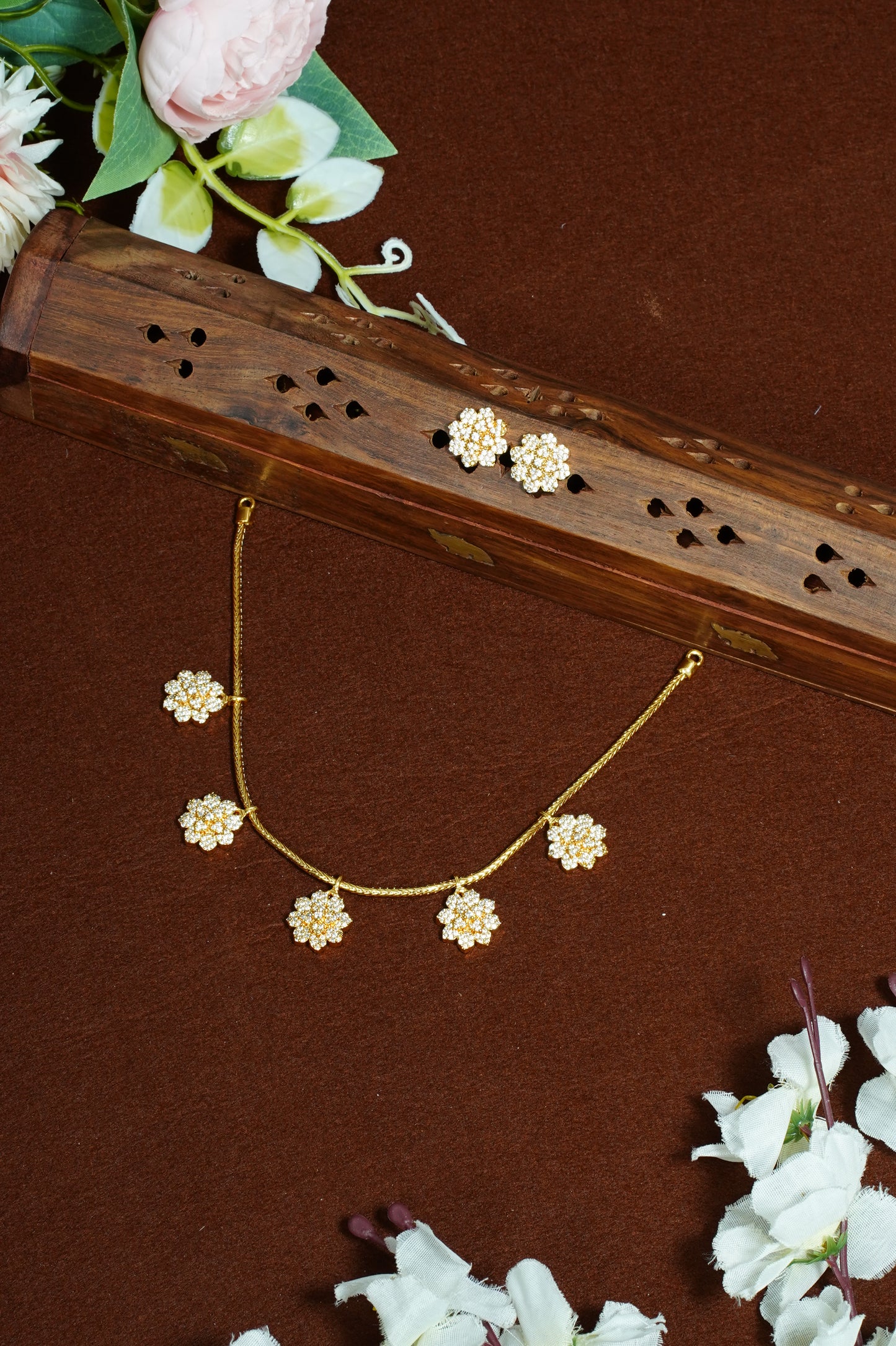 Flower hanging diamond