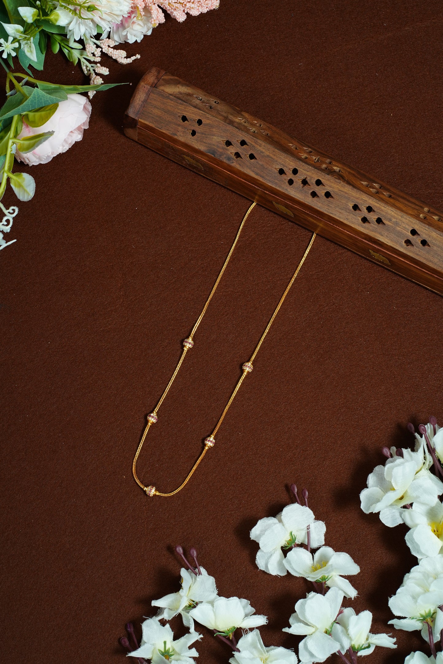 Five diamond ball chain