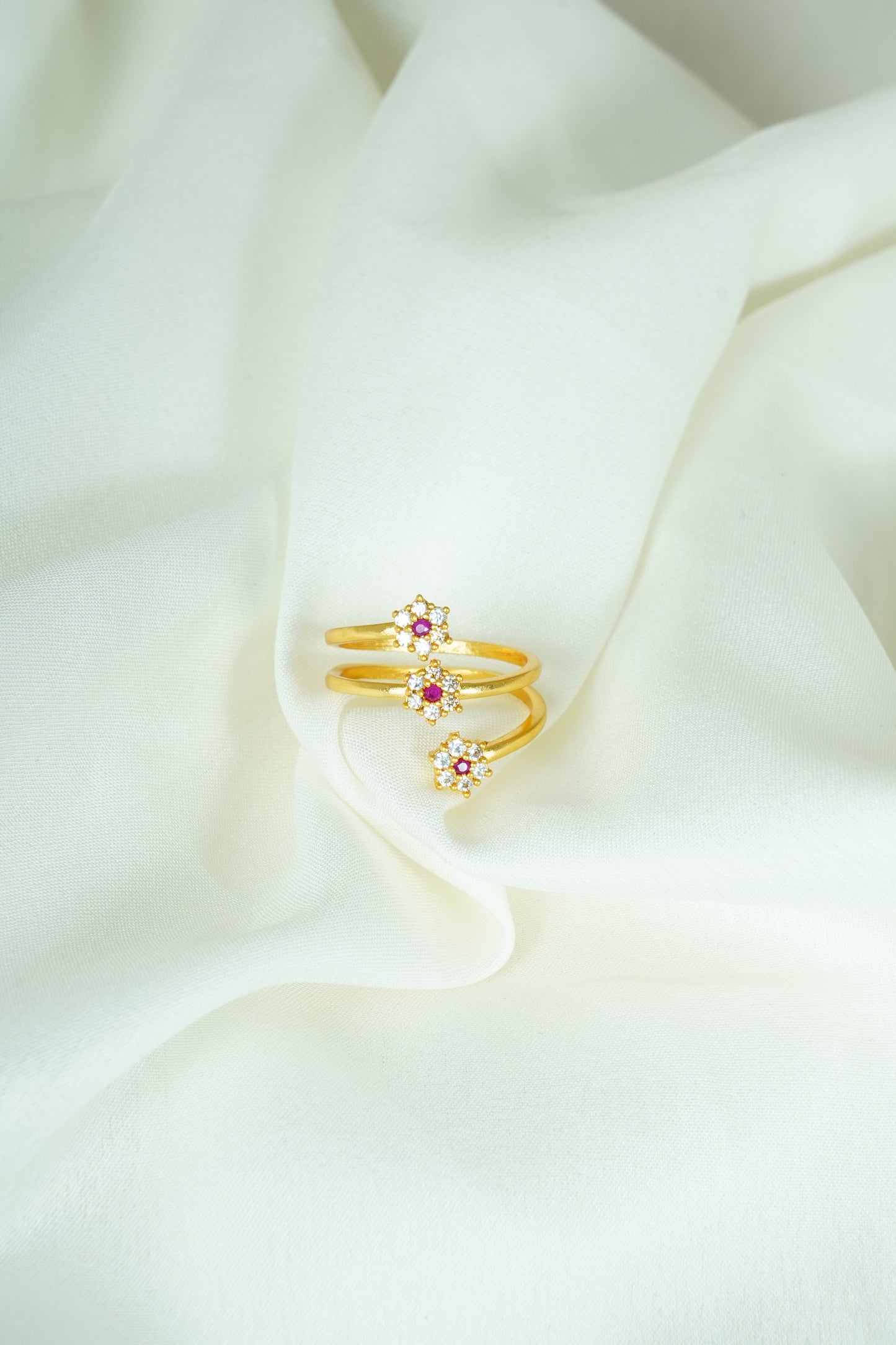 Queen Ruby with white (Adjustable)
