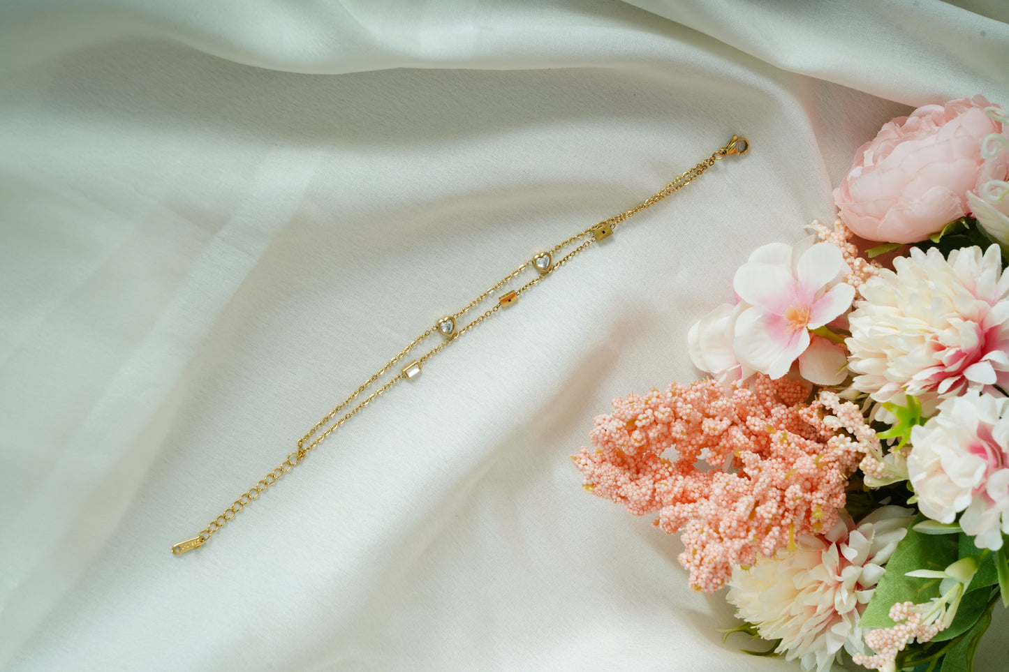 Bold heart bracelet