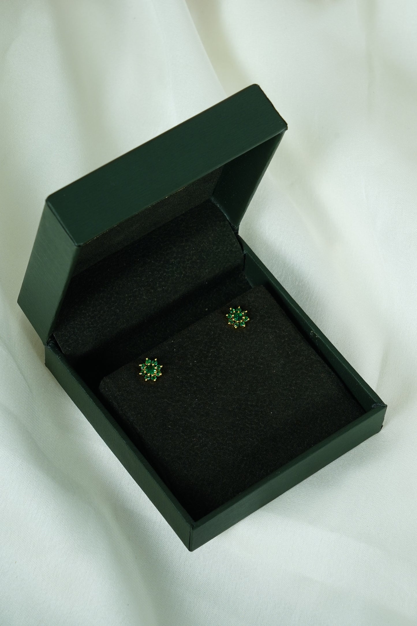 9 Stone green