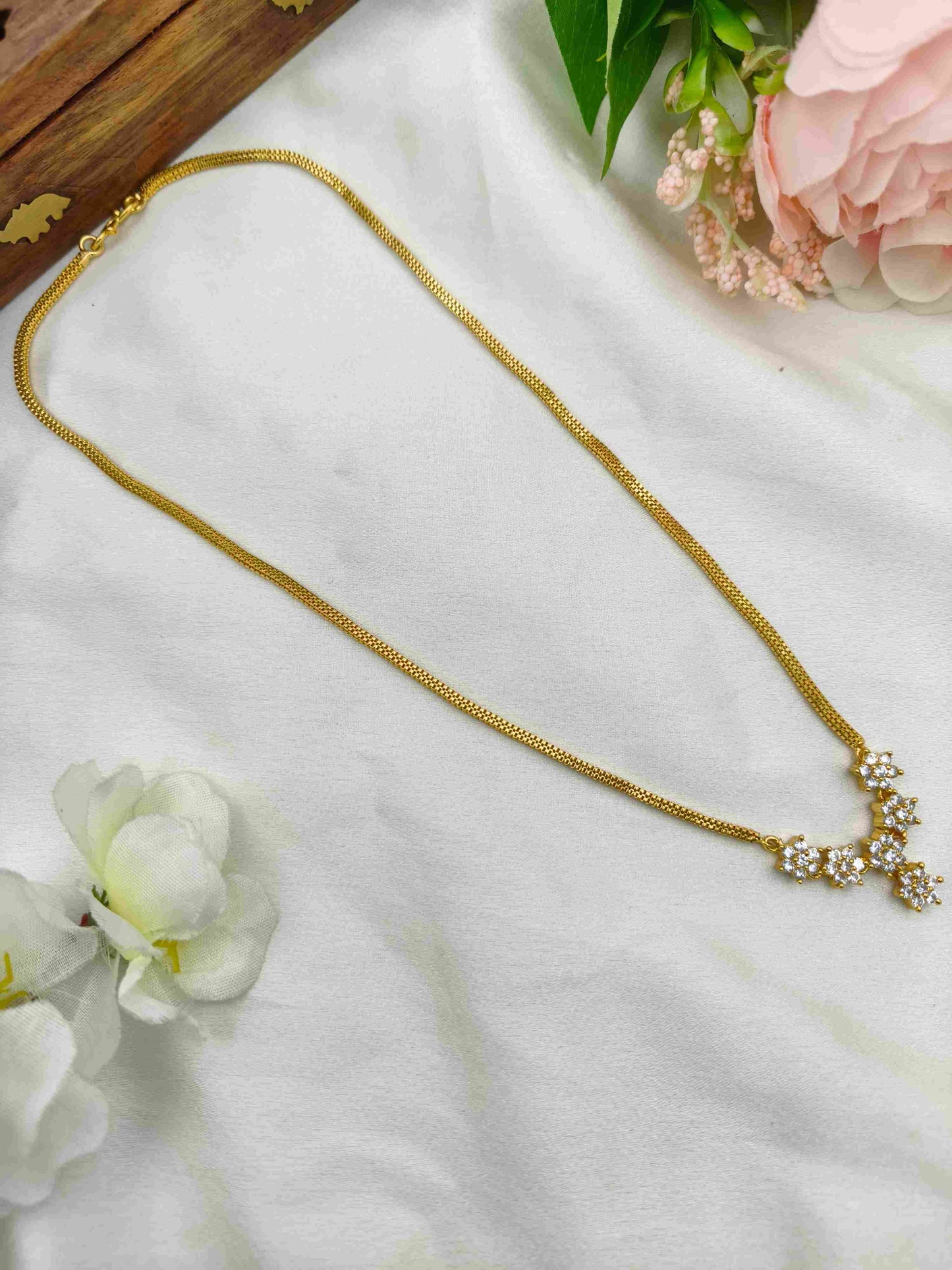 Little flower diamond chain