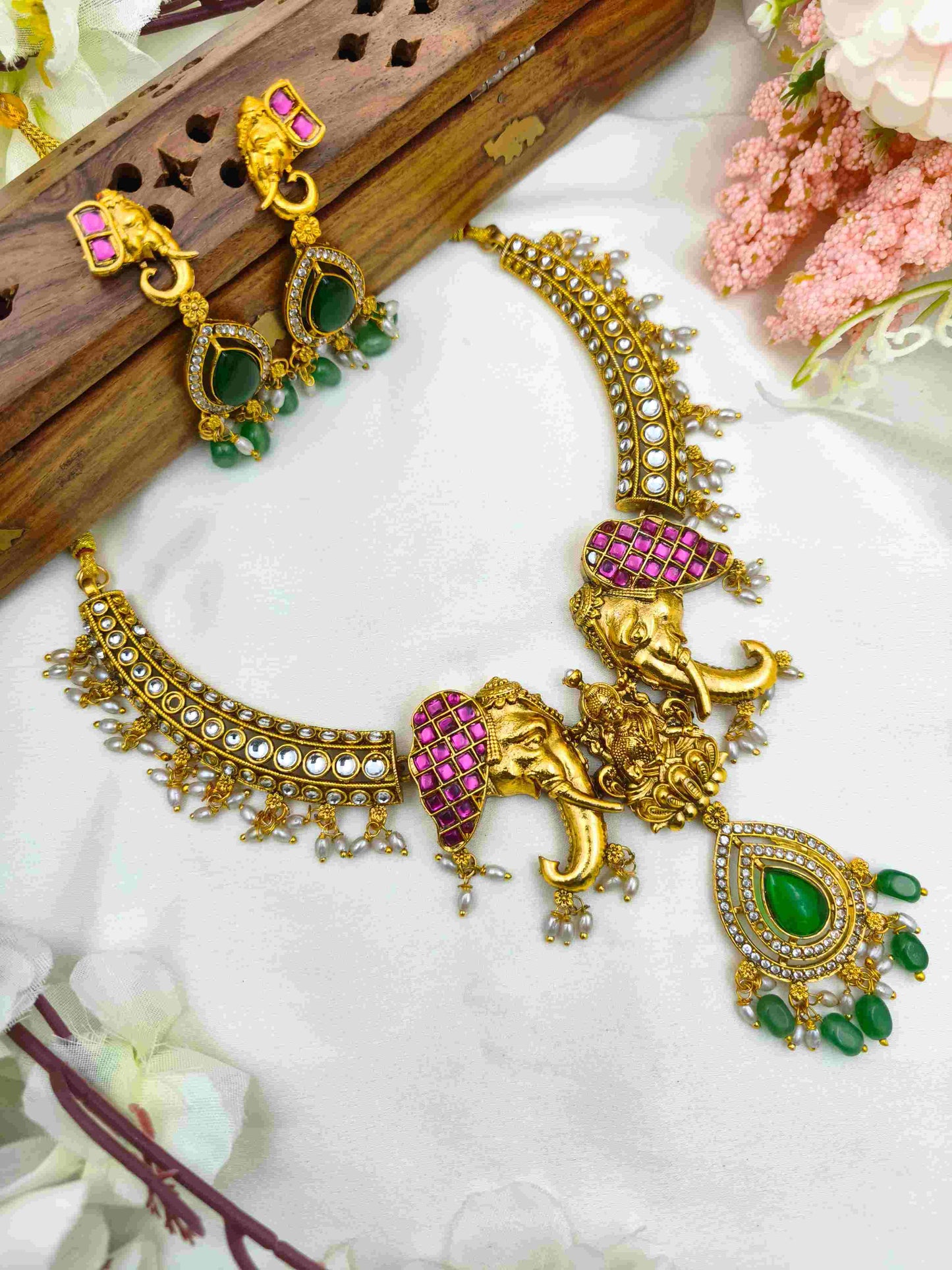 Trendy kempu elephant necklace