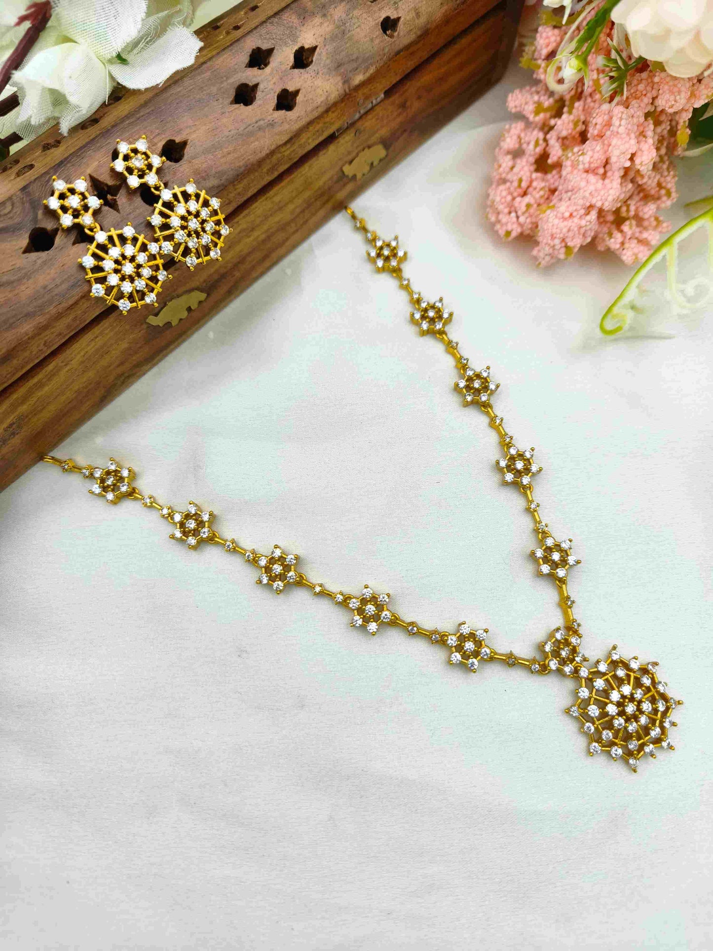 Crown necklace