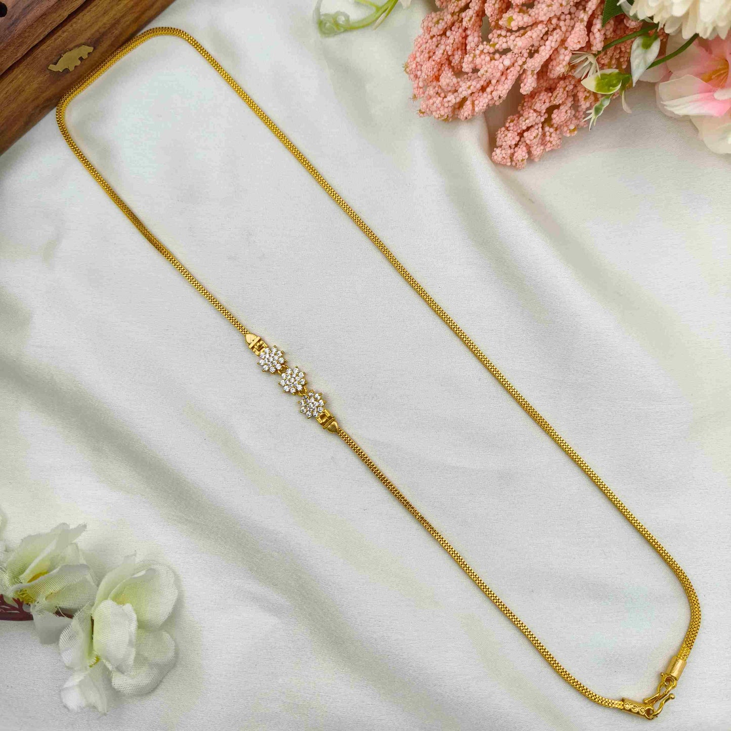 Three flower diamond