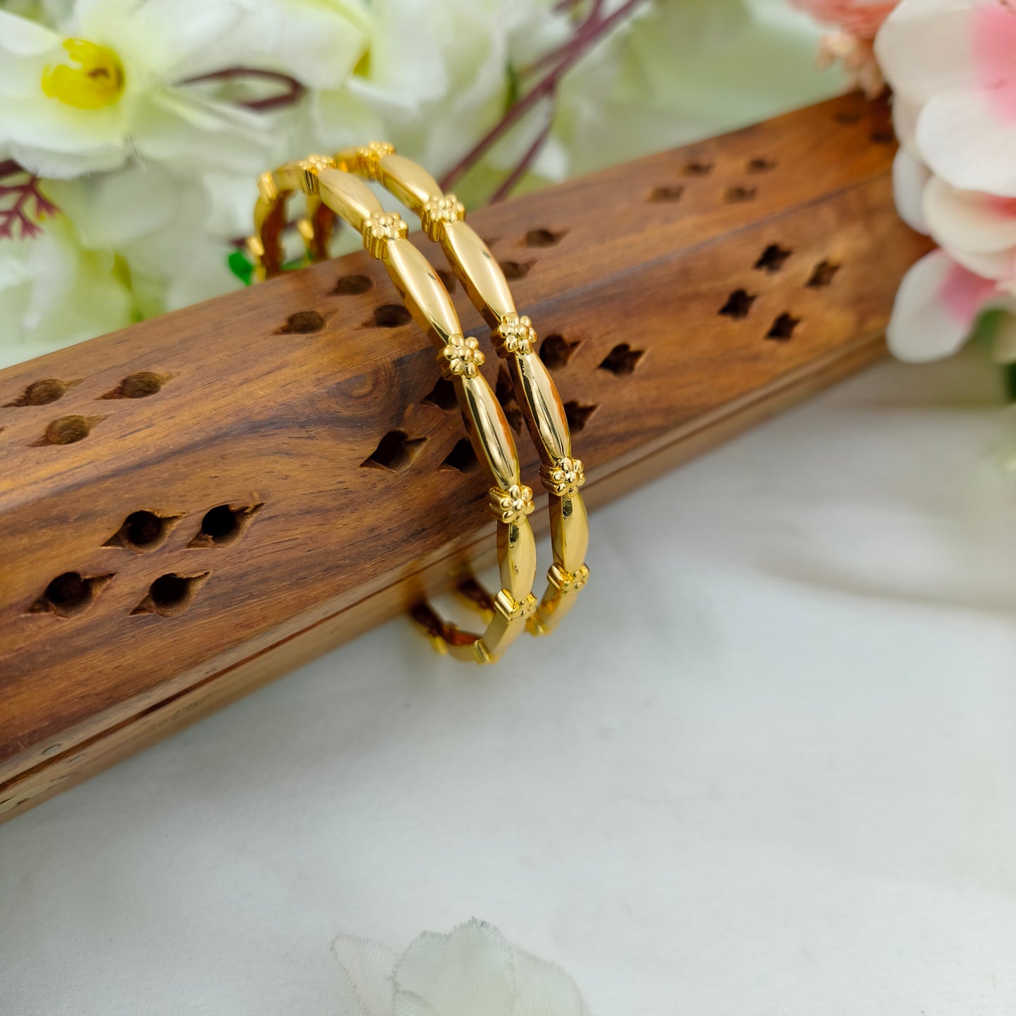 Flower plain bangle