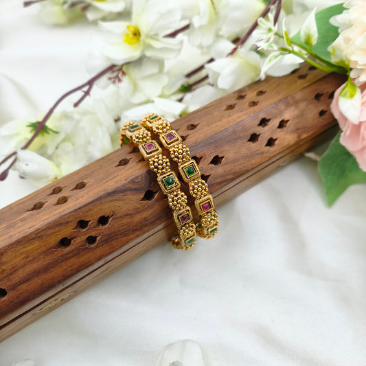 Regal bangle