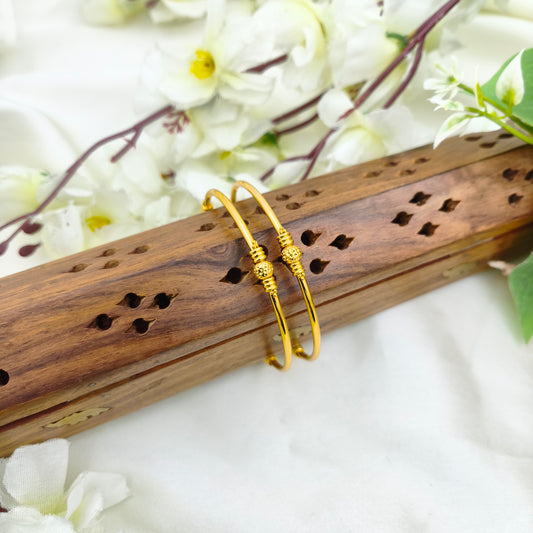 Dot ball bangle