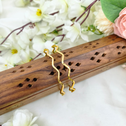Twist way bangle