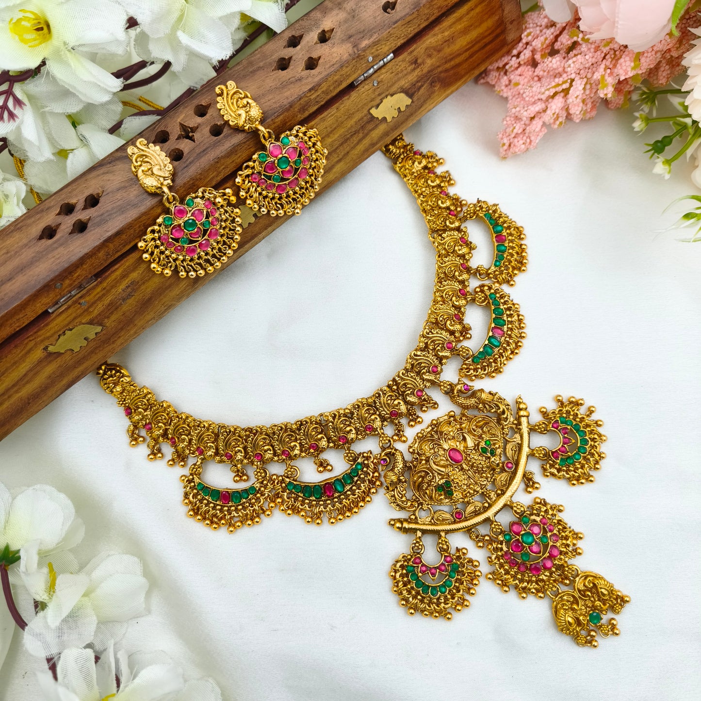 Trendy layer antique necklace