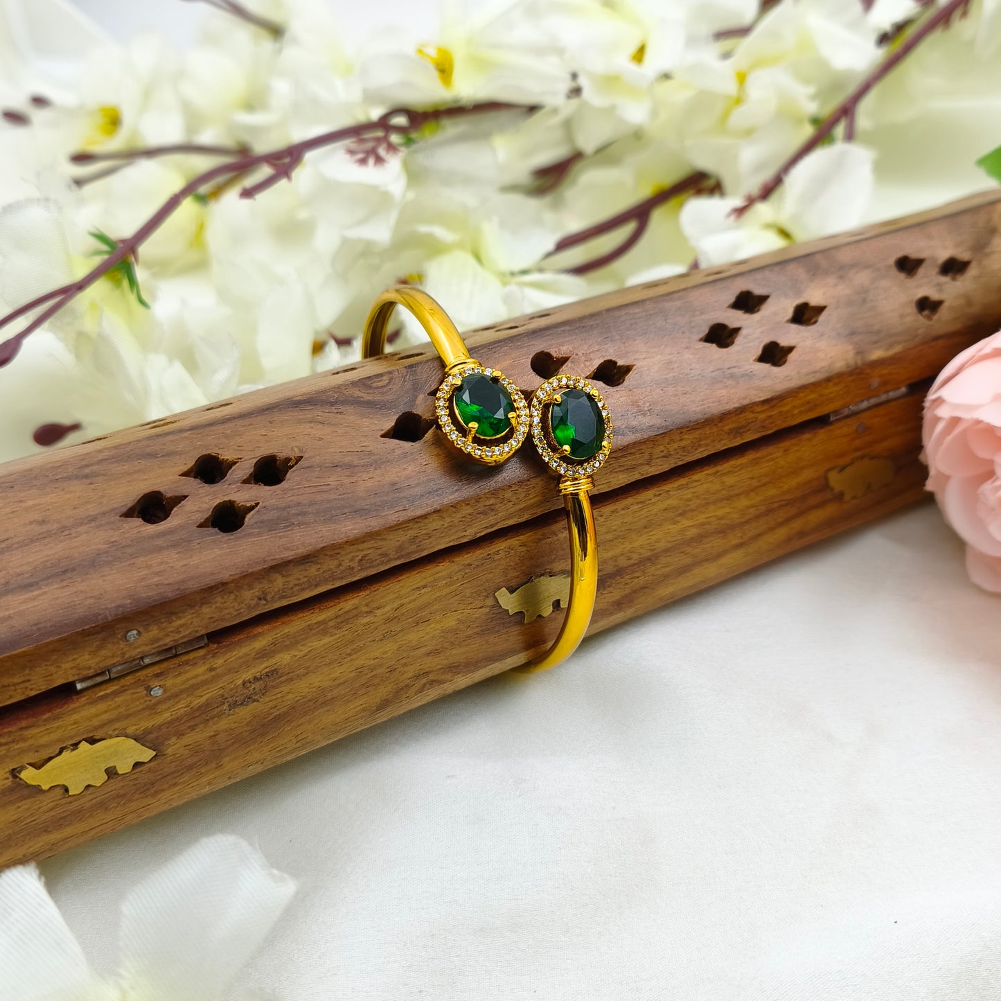 Trendy adjustable kada
