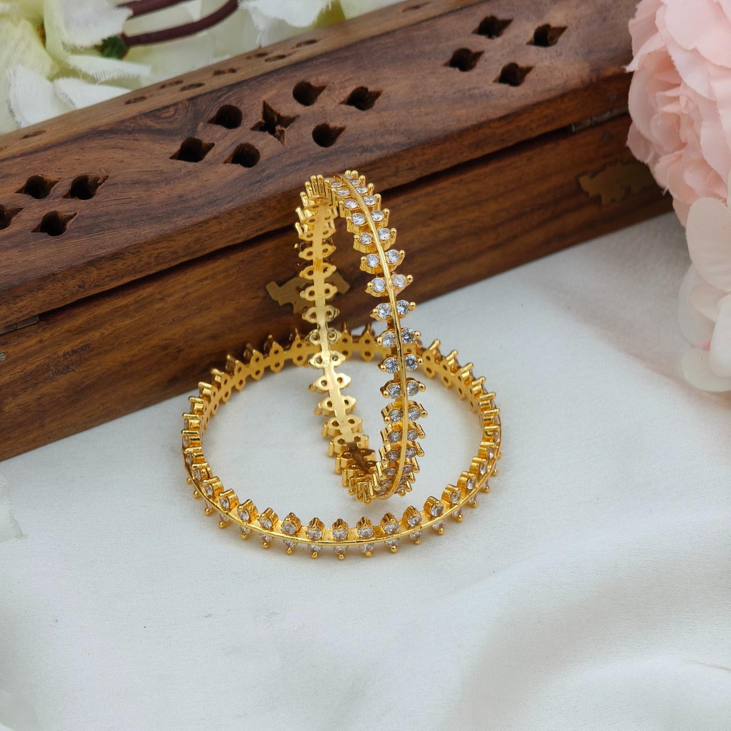 Two leaf diamond bangle