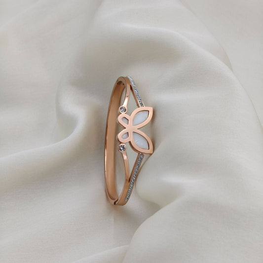 Bold rose butterfly (kids)