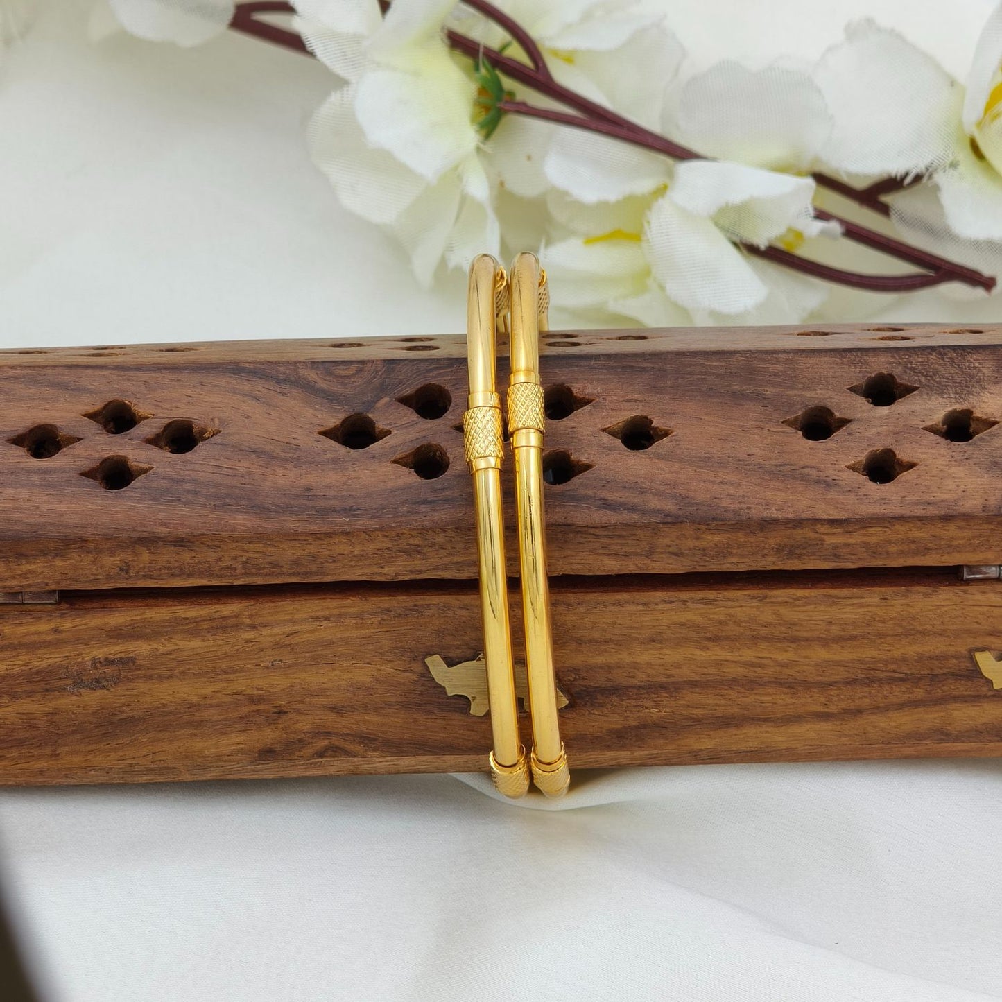 Full mold bangle