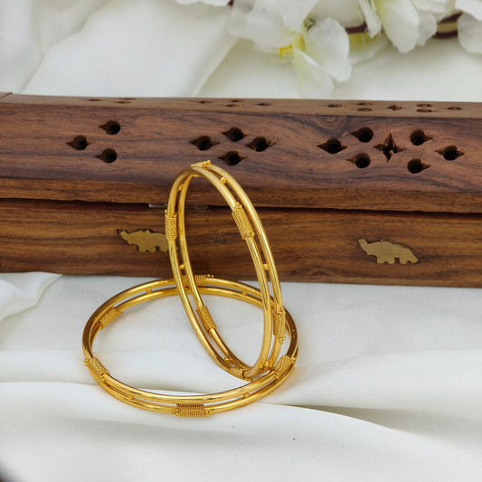 Spiral two layer bangle