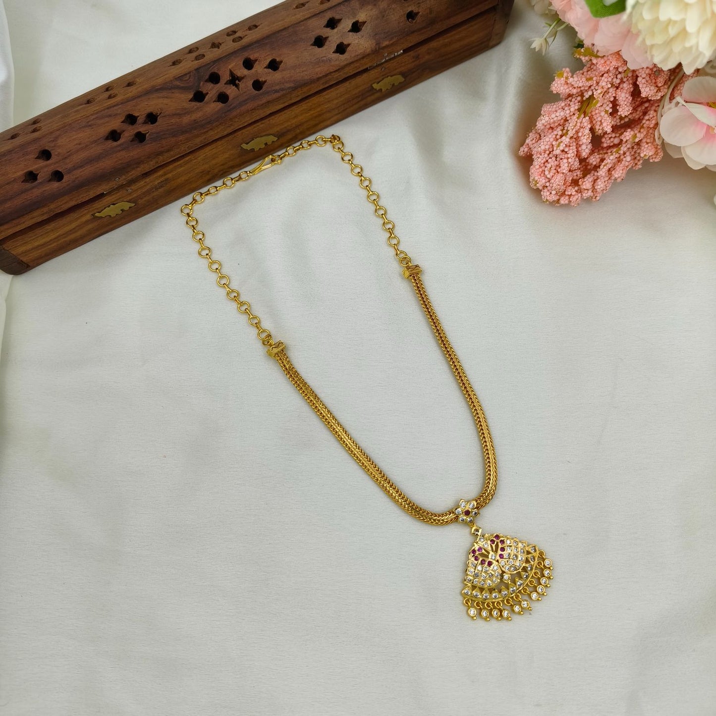 Vintage annam ruby attiga necklace