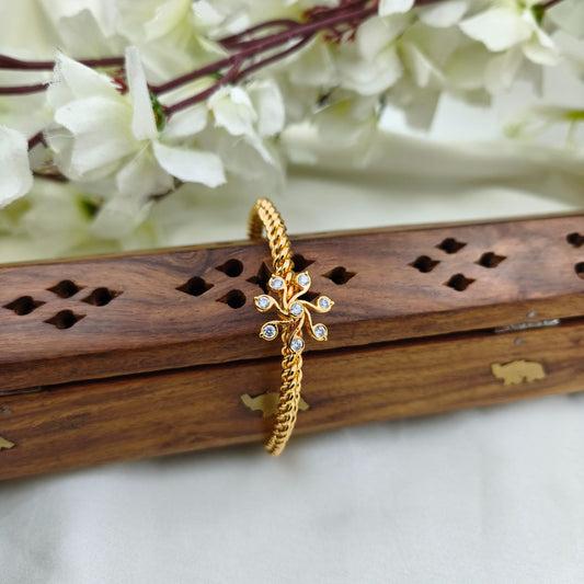 Solid 7 stone twist flower kada